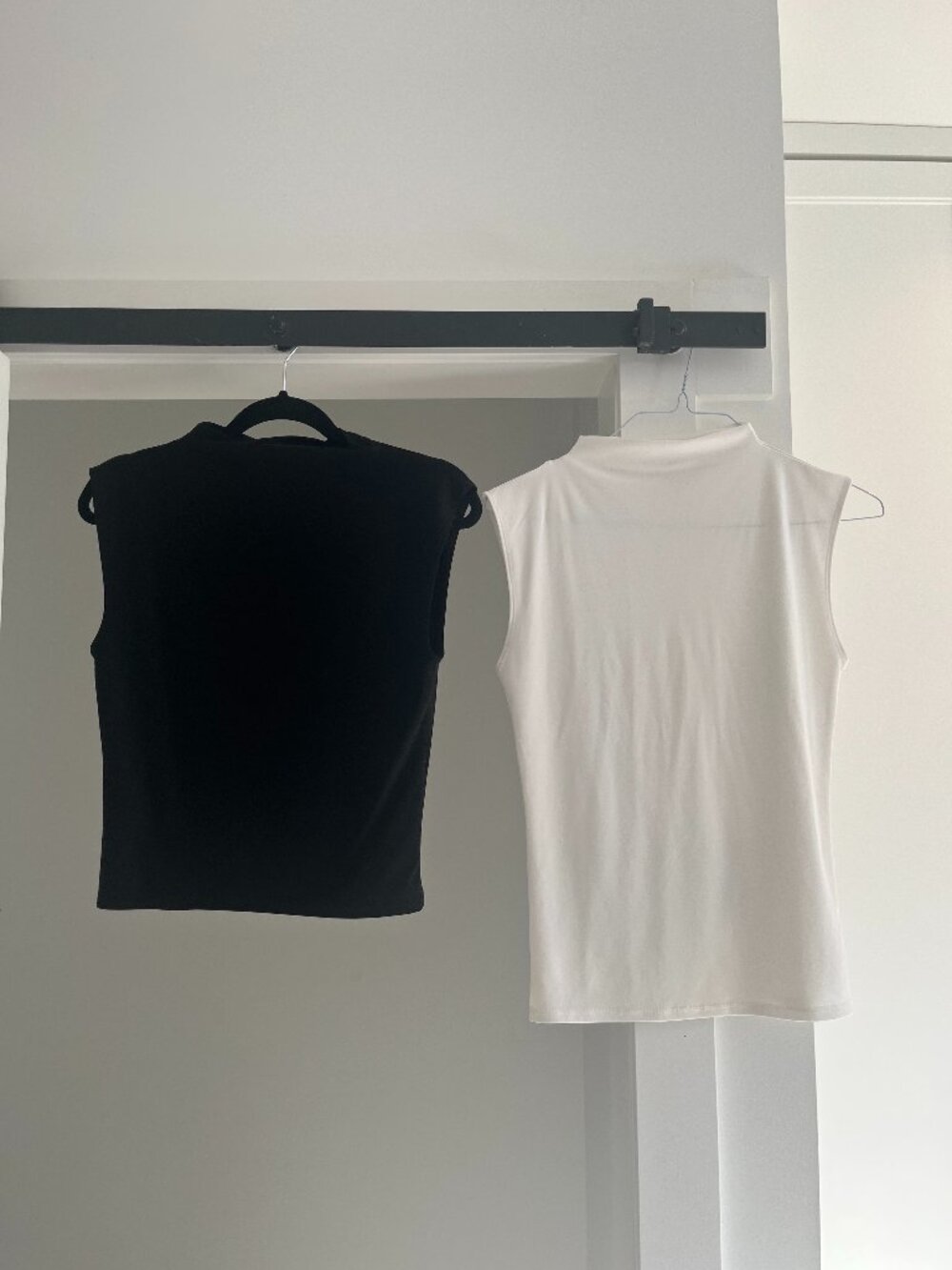Aritzia Wilfred High‑Neck Top Pair – Classic Neutrals White & Black – Medium